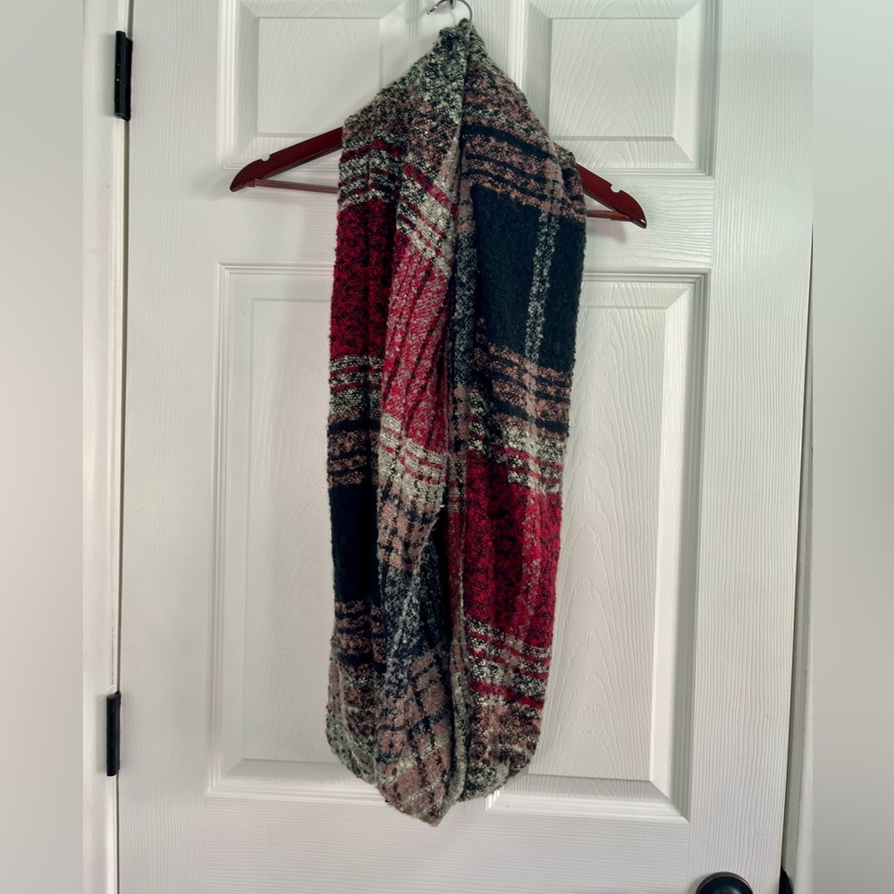 Red and black infinity scarf